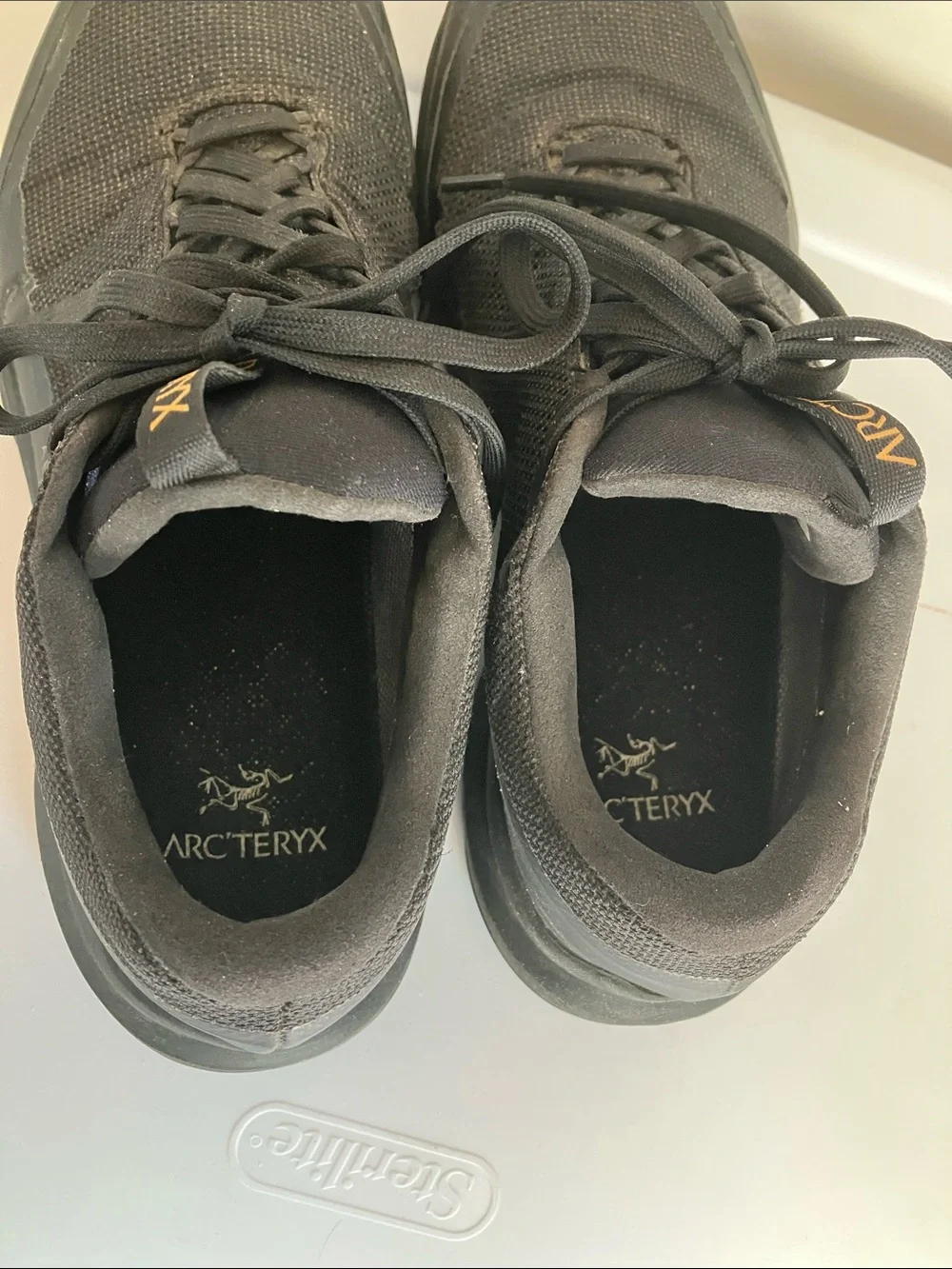 Arc'teryx Aerios FL Gore-Tex hiking shoes black gold Men’s 6.5 Women’s 8